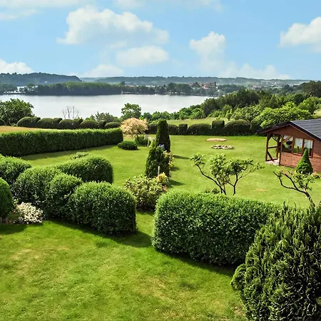 Amazing Apartment In Chmielno With Wifi *
