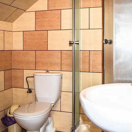 1 Bedroom Beautiful In